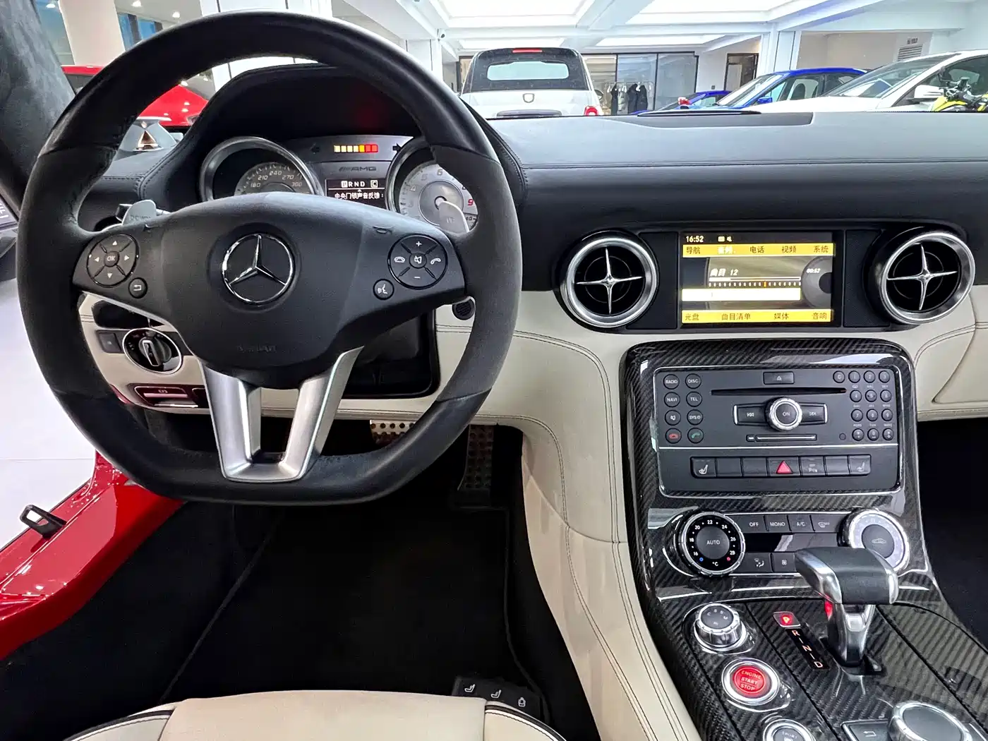 Mercedes-Benz SLS AMG 2011 SLS AMG фото 11