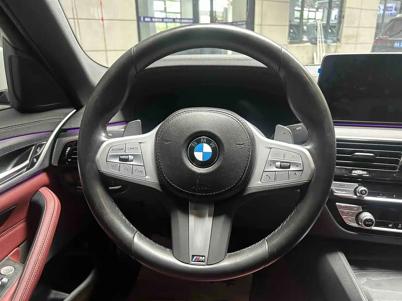 BMW 5 Series 2023 530Li Leading M Sport Package фото 10