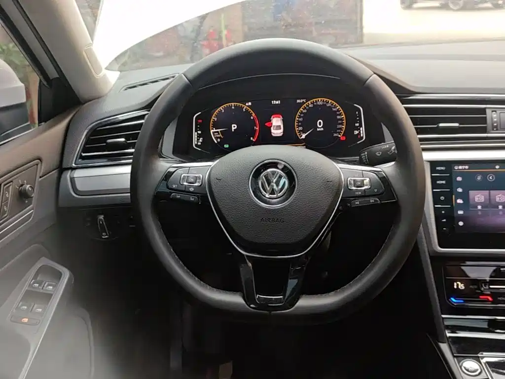 VOLKSWAGEN LINGDU