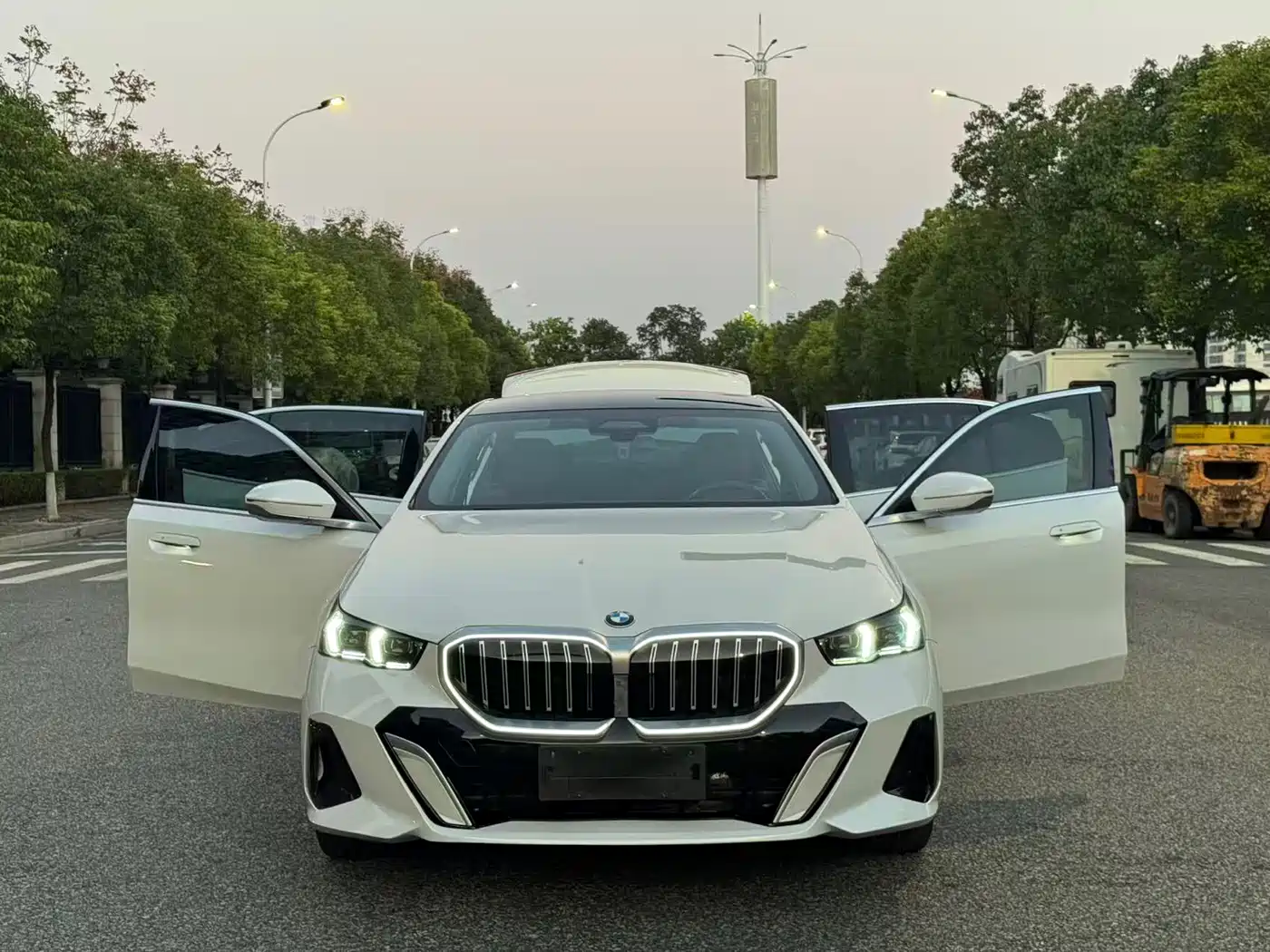 BMW 5 Series 2024 525Li M Sport Package фото 18