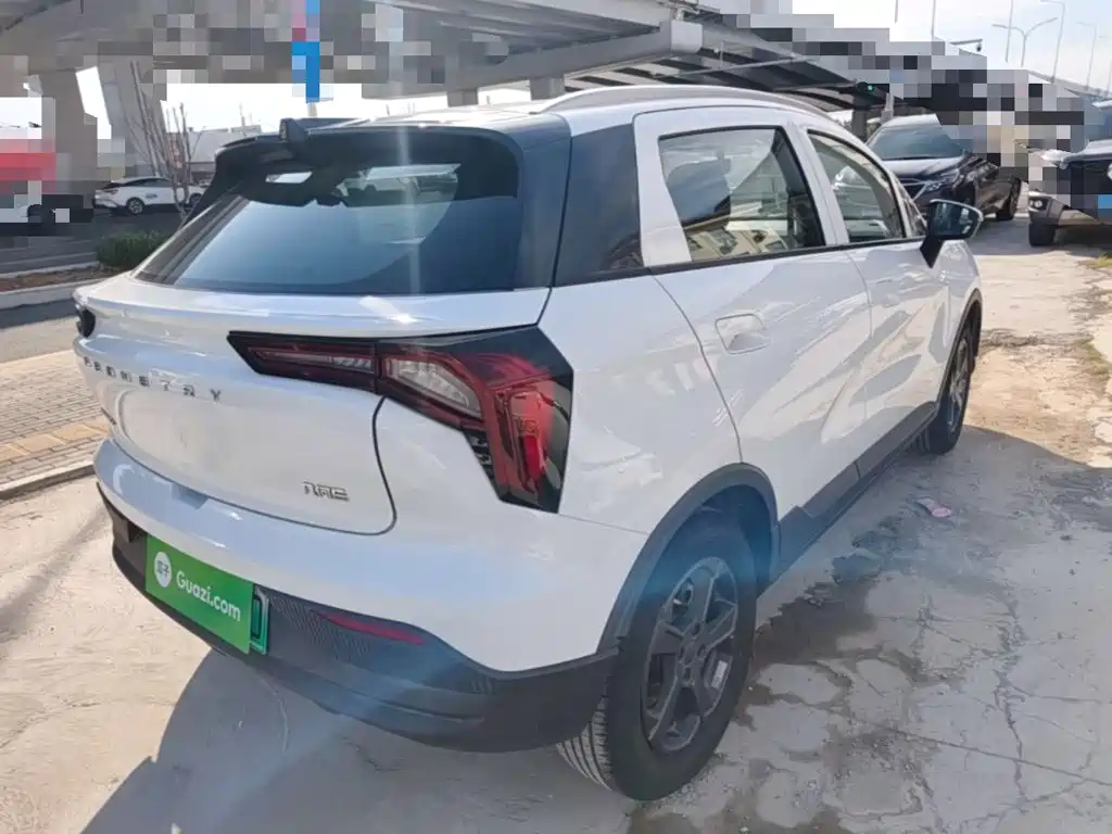Фото 7 - Geely Geometry E Firefly