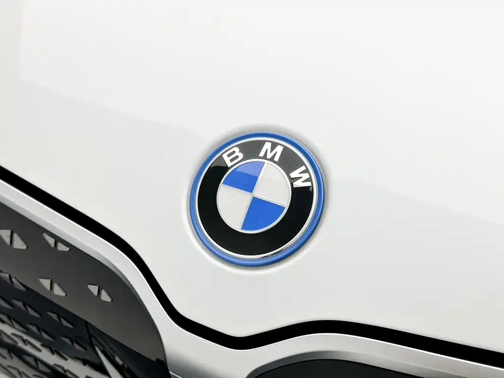 BMW iX1 2026 2026 eDrive25L X Design Package