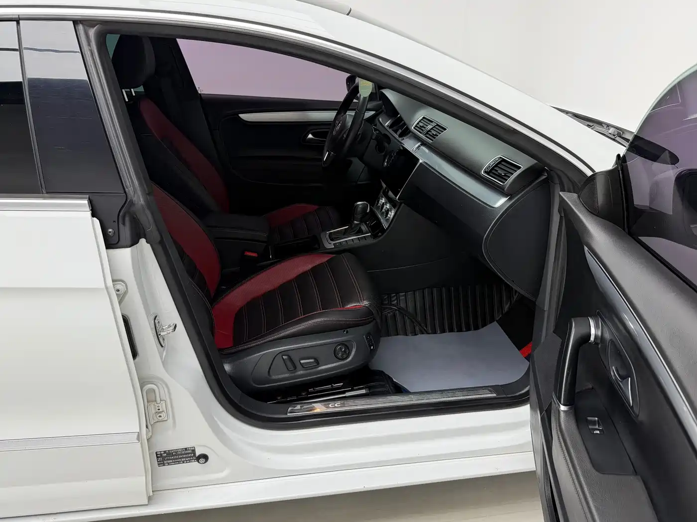 Volkswagen FAW-Volkswagen CC 2018 1.8TSI Luxury фото 11