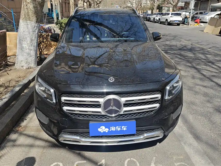 MERCEDES-BENZ GLB