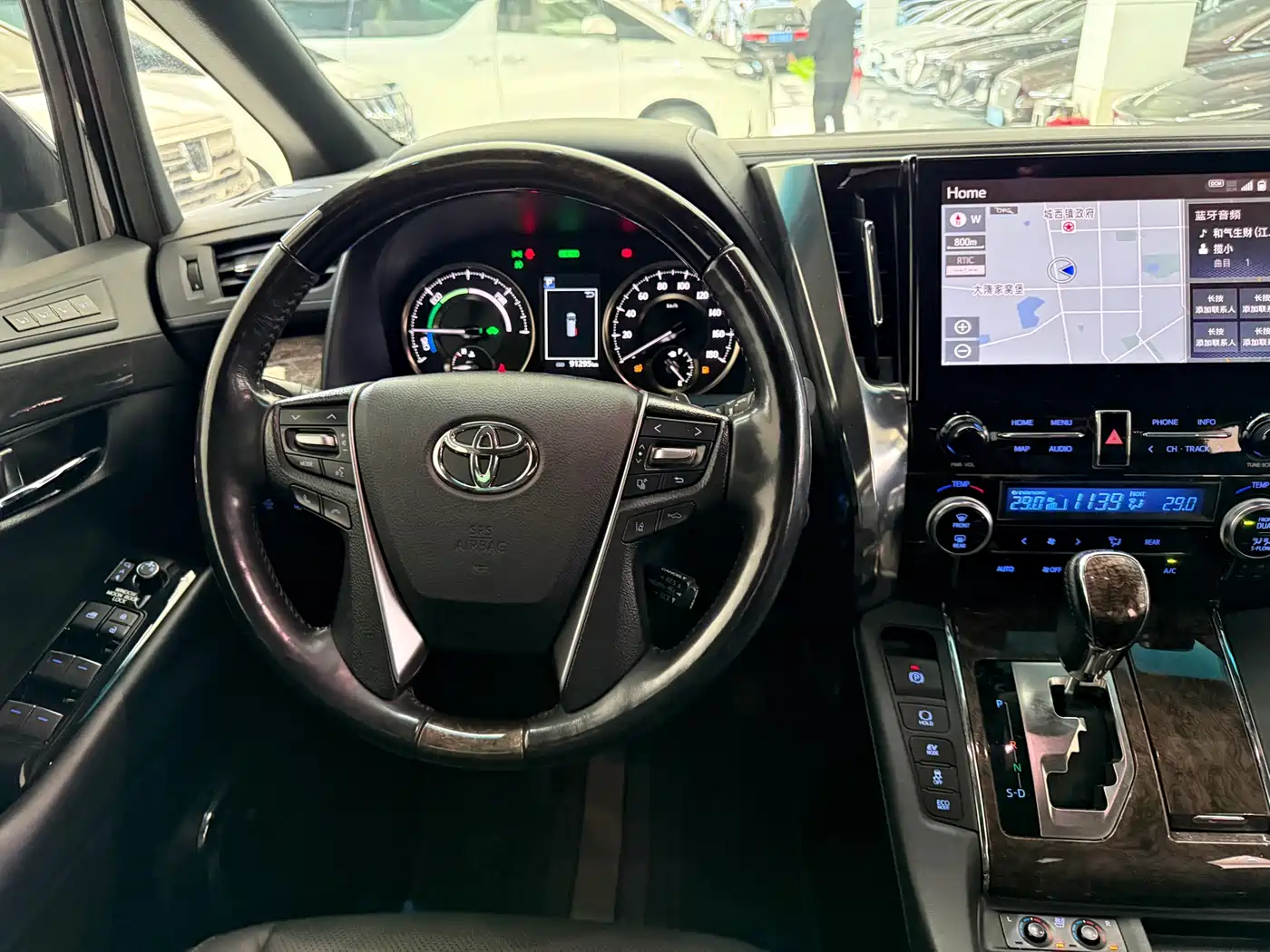 Toyota Alphard 2021 Hybrid 2.5L Premium фото 18