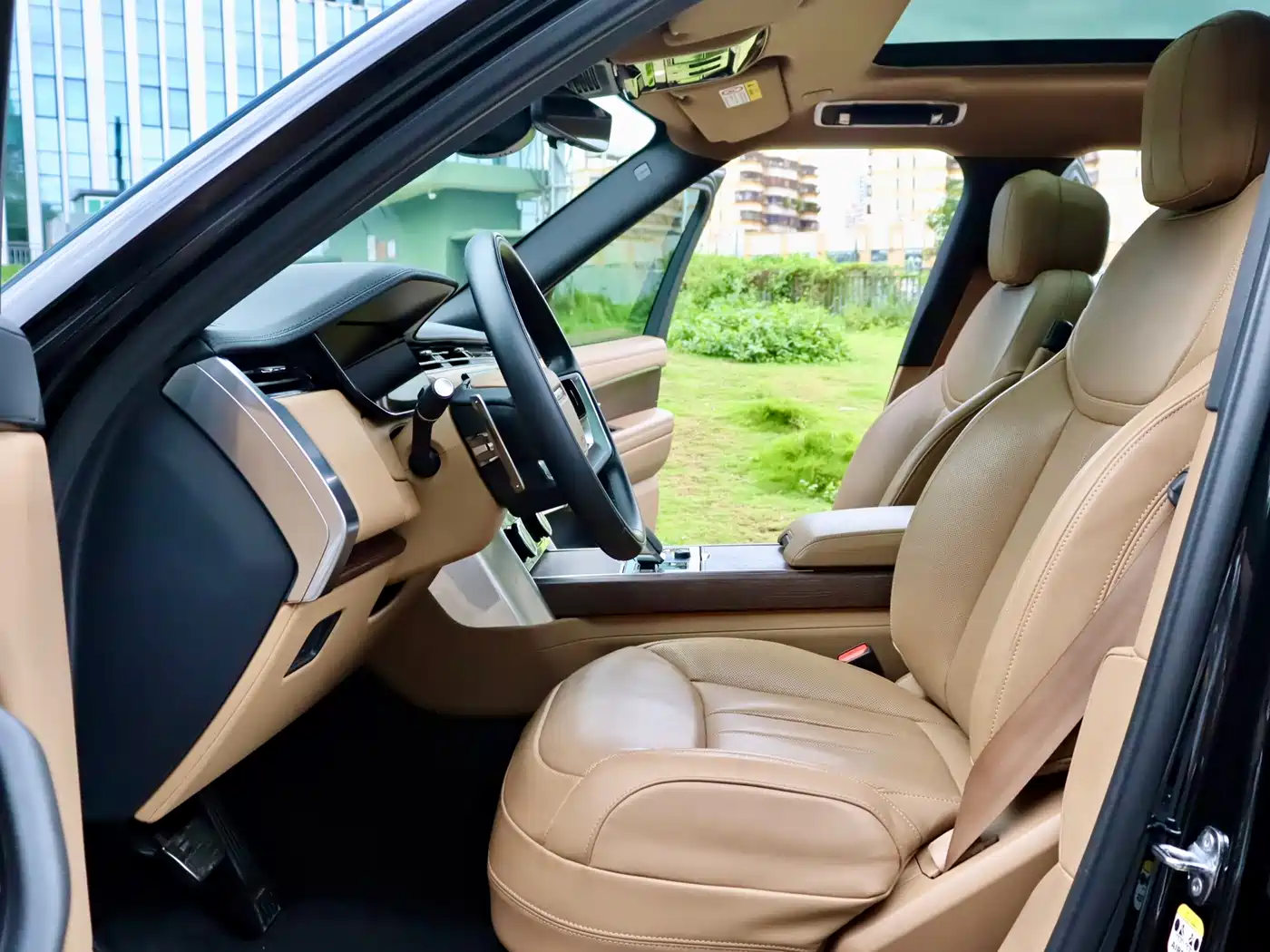 Land Rover Range Rover 2023 2023 3.0 L6 400PS Golden Age 7-Seater Long Wheelbase