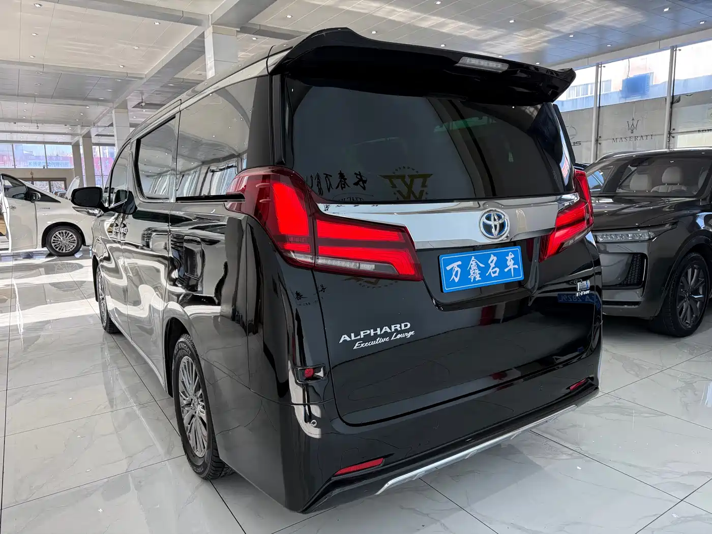 Toyota Alphard 2021 Hybrid 2.5L Premium фото 19