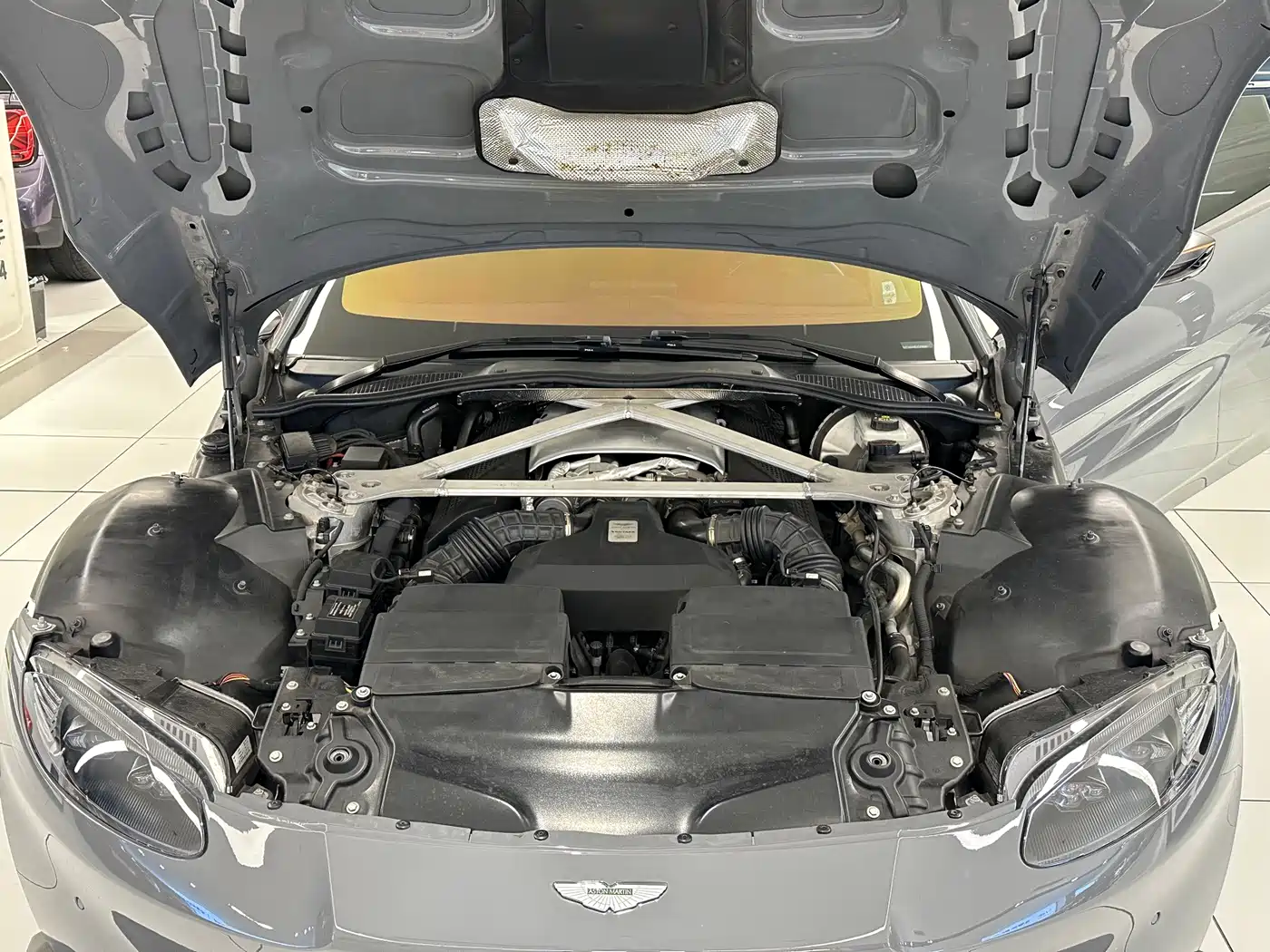 Aston Martin V8 Vantage 2019 2018 4.0T V8 Coupe