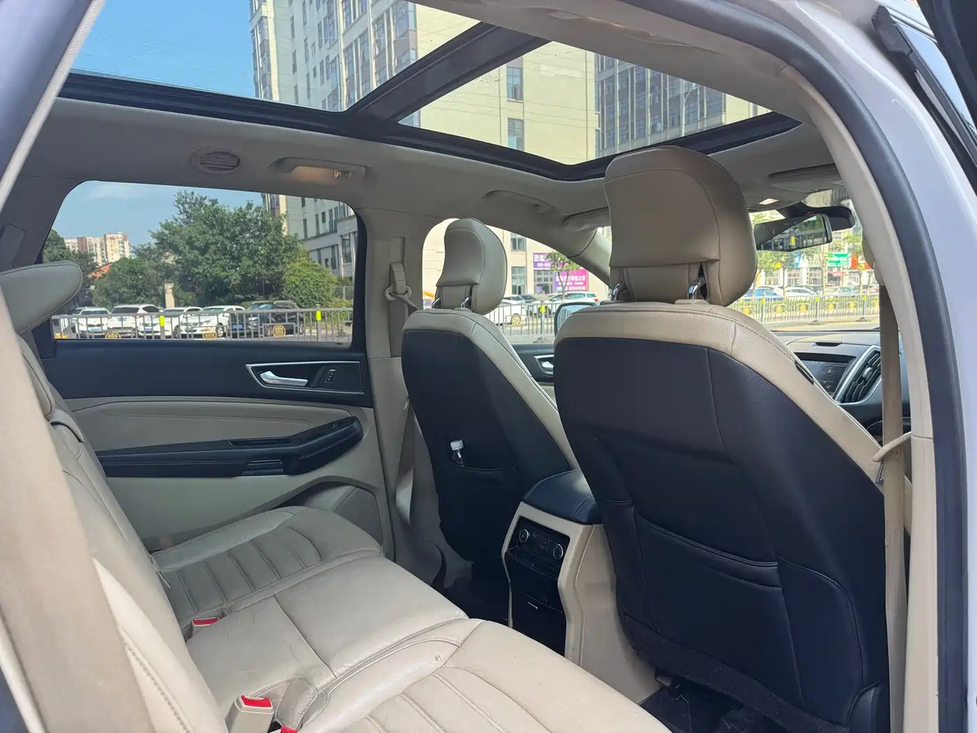 Фото 8 - Ford Edge