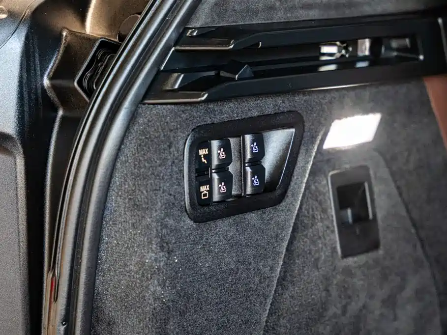 BMW X7 2023 xDrive40i Exclusive M Sport Package фото 15