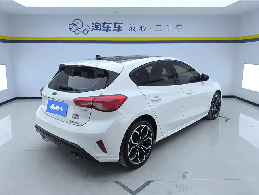 FORD FOX