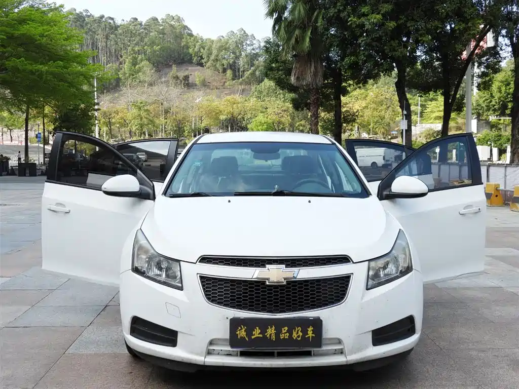 Chevrolet Cruze 2013 1.6L SL MT фото 2