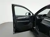 Photo 8 - Cadillac XT5