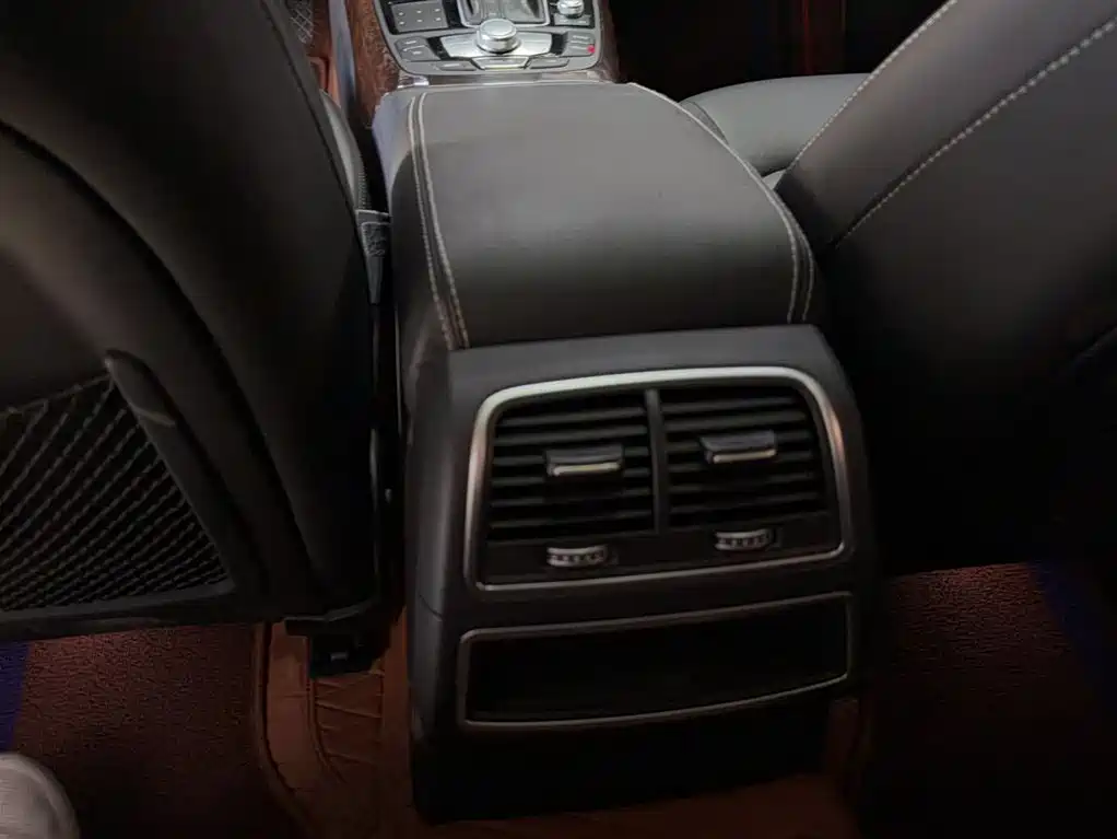 Audi A6L 2018 30th Anniversary 35 TFSI Fashion фото 22