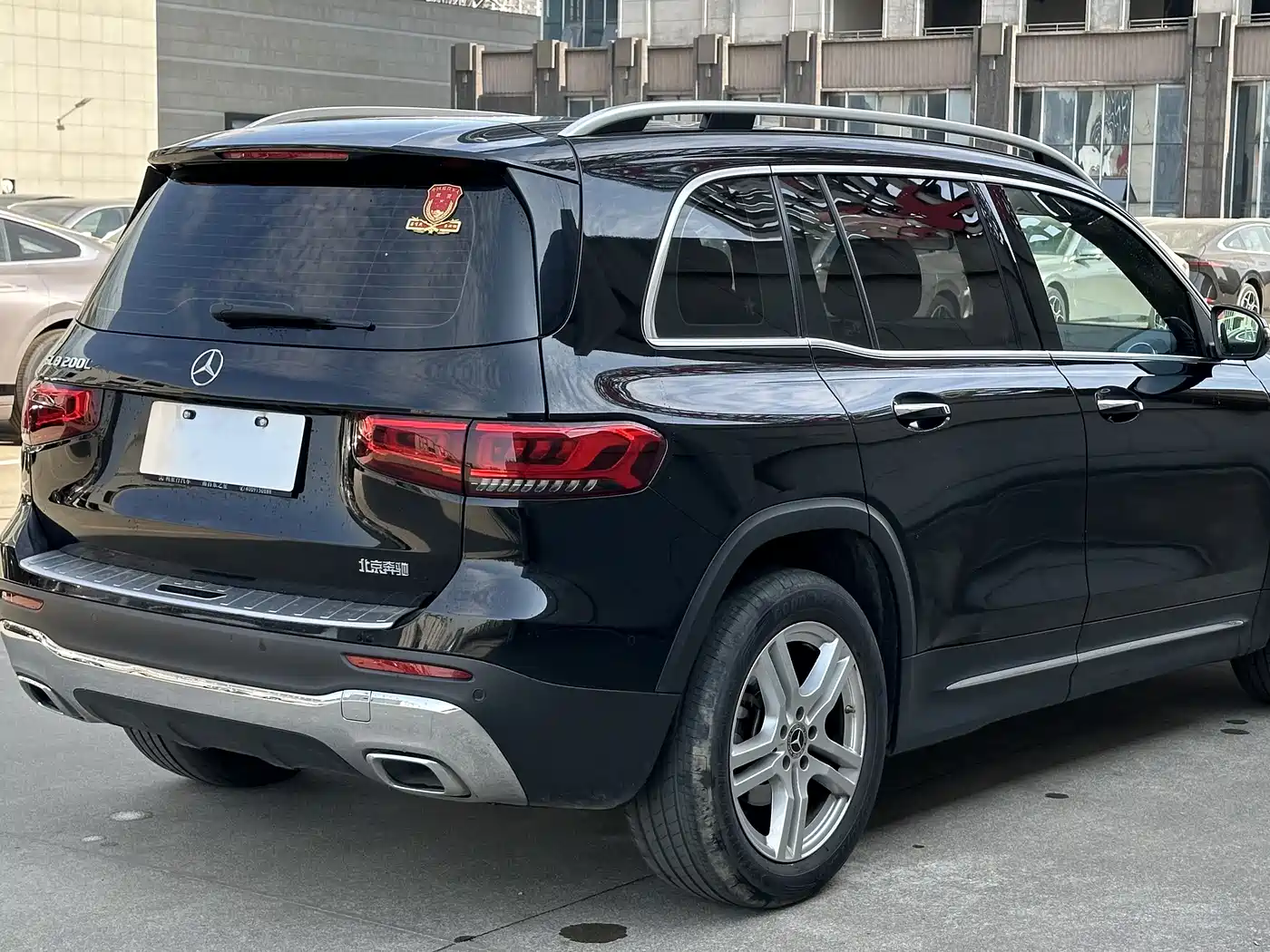 MERCEDES-BENZ GLB