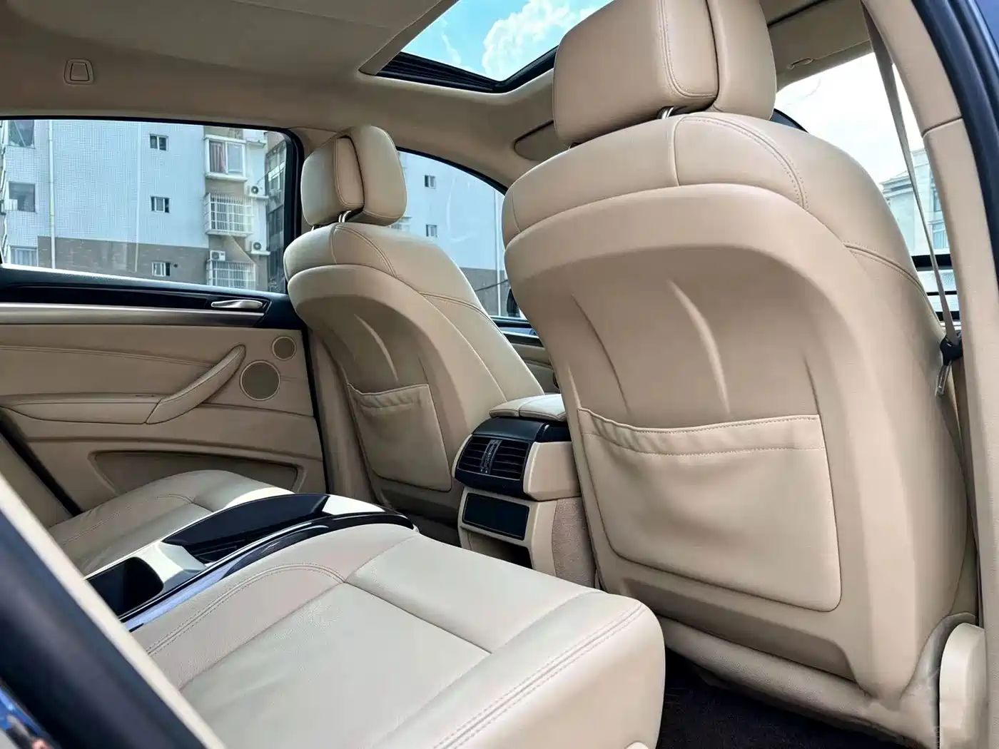 Photo 15 - BMW X6