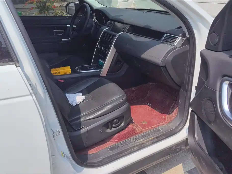 Land Rover Discovery Sport 2019 240PS SE Edition China V фото 8