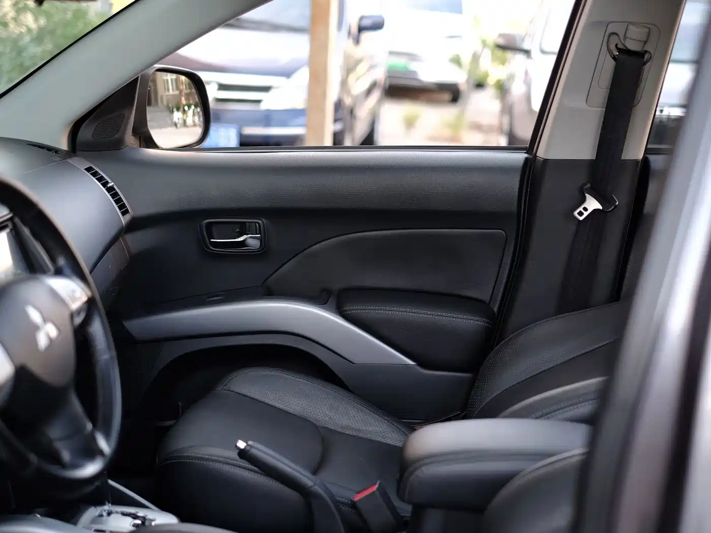 Mitsubishi Outlander (Import) 2009 2009 3.0 Luxury