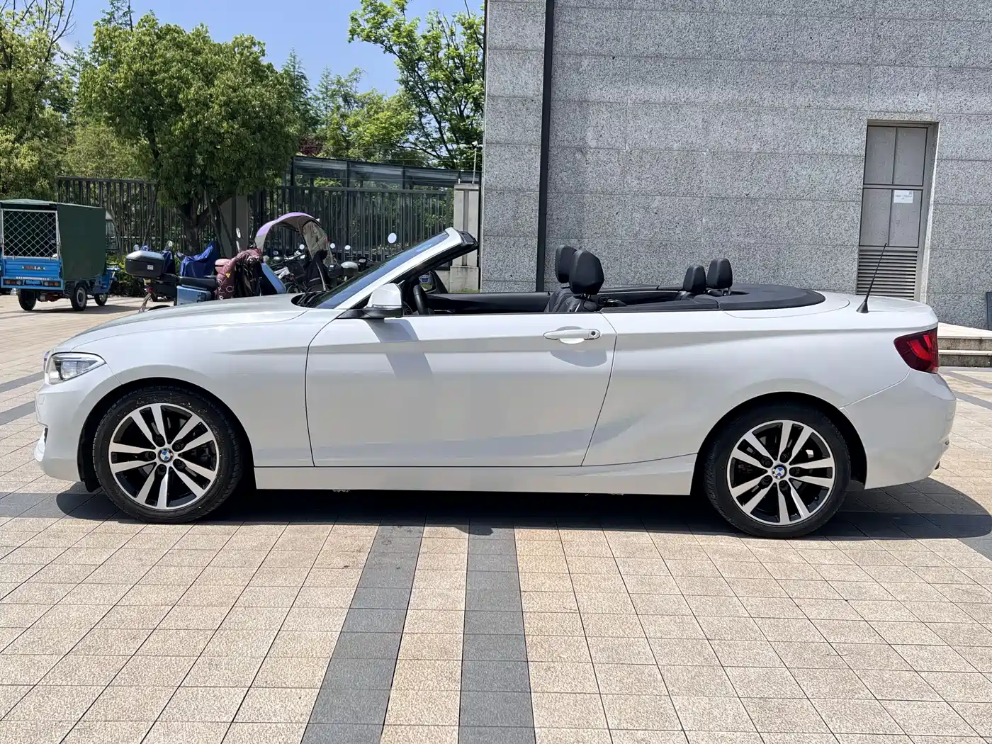 BMW 2 Series (Import) 2015 220i Convertible Coupe Leading фото 5