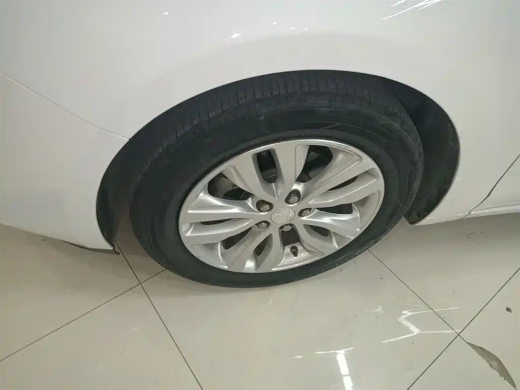 Фото 23 - Buick Excelle