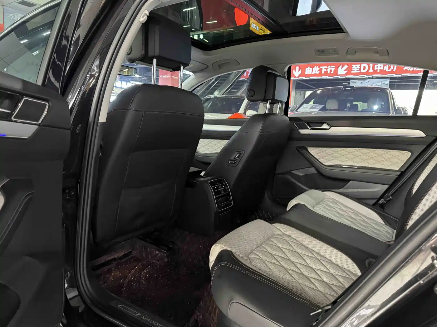 Volkswagen Magotan 2023 Model 2 Million Commemorative Edition 330TSI DSG Luxury фото 8
