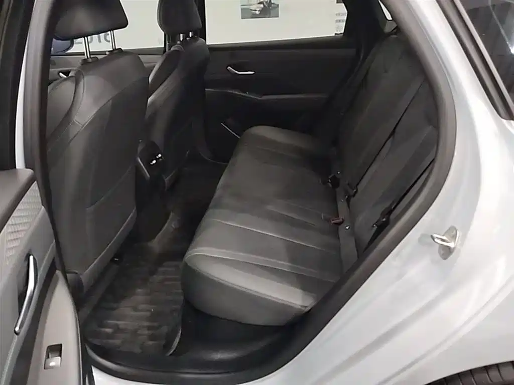 BYD Qin PLUS 2025 DM-i Smart Drive 55KM Leader фото 17