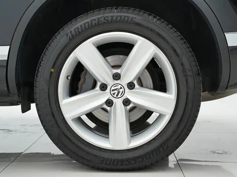 Volkswagen Touareg 2017 3.0TSI Explorer Edition фото 33