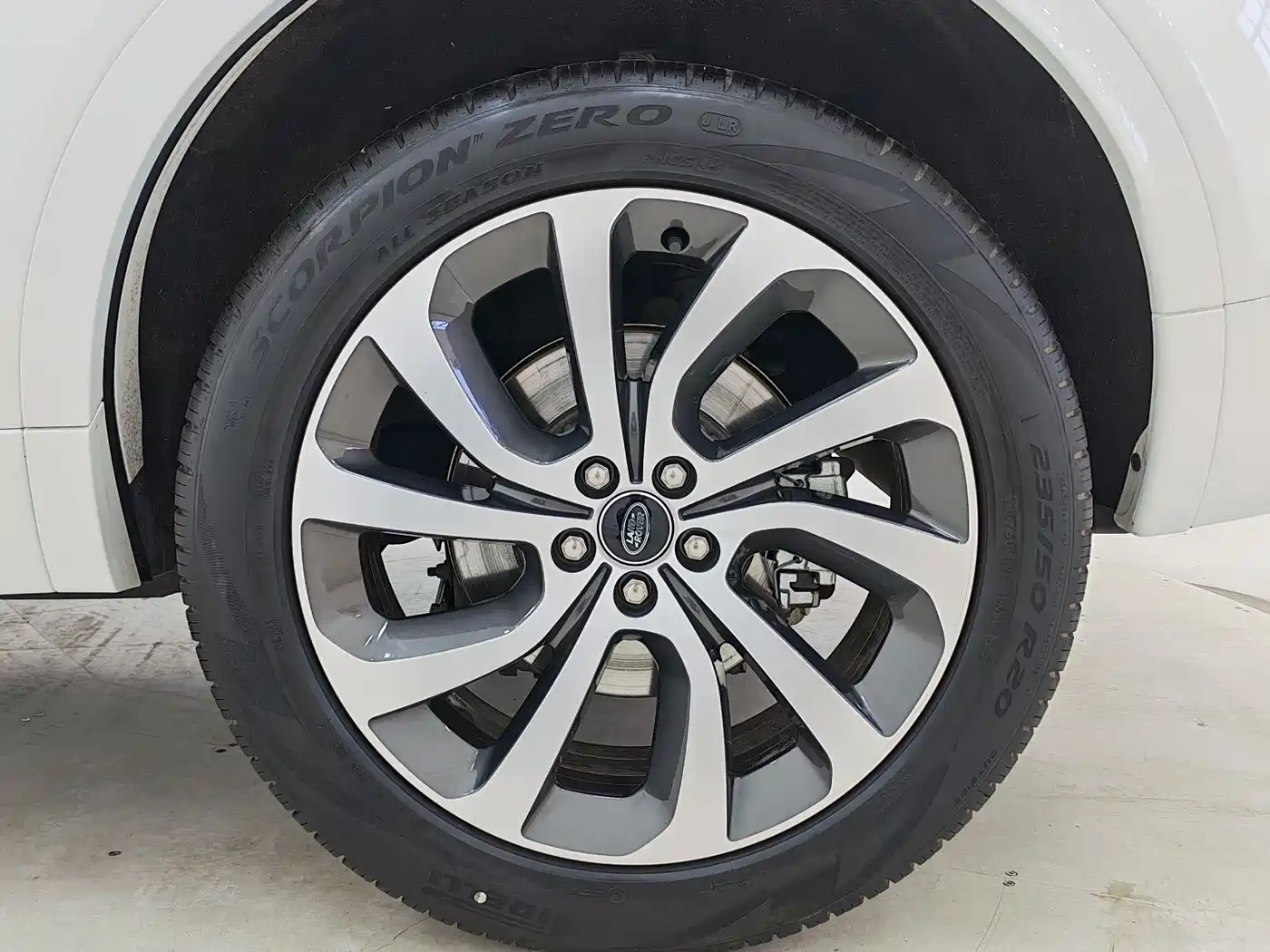 Land Rover Discovery Sport 2022 Model Facelift 249PS R-Dynamic S Performance Edition 5-seater фото 17