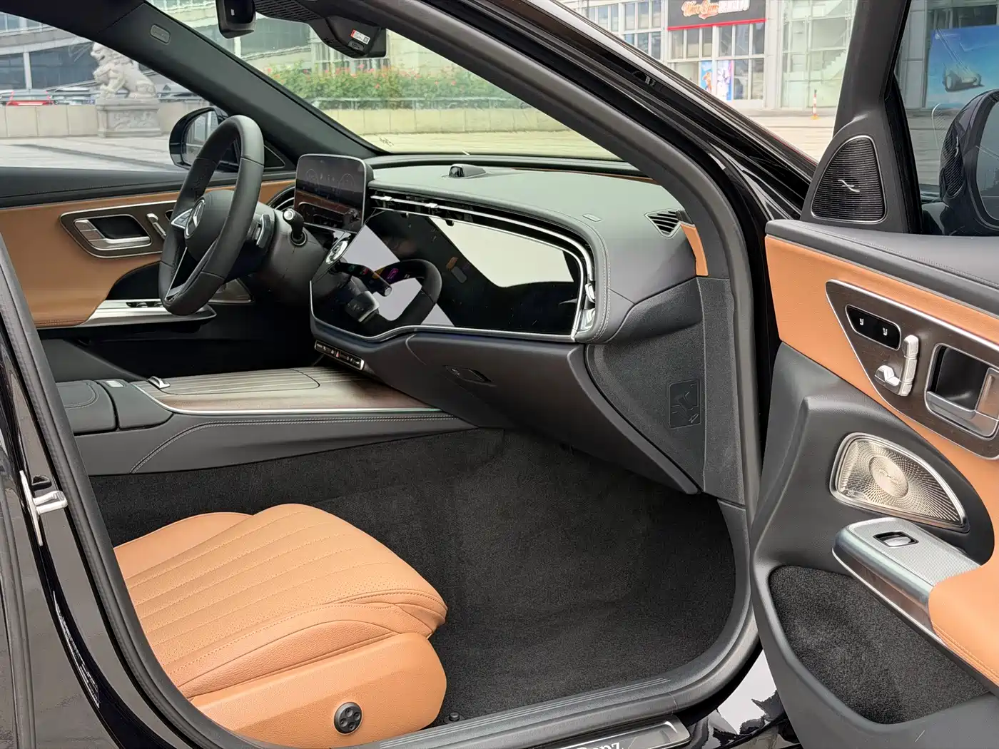 Mercedes-Benz E-Class 2025 E 300 L Luxury фото 11
