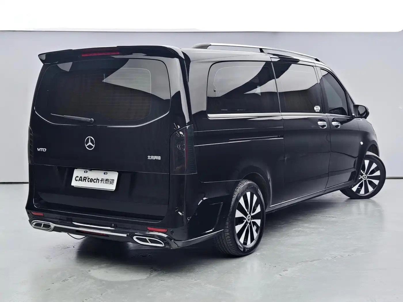 Mercedes-Benz Vito 2023 2.0T Elite 7-Seater фото 4