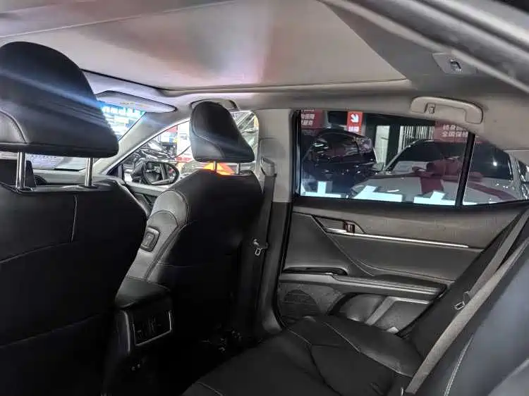 Toyota Camry 2021 2.5G Luxury Edition фото 11