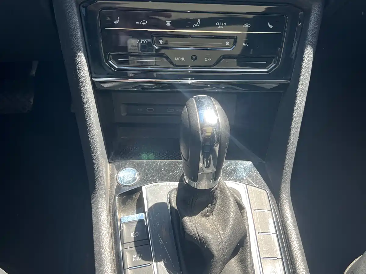 Volkswagen Tharu 2022 280TSI FWD Luxury Edition фото 12