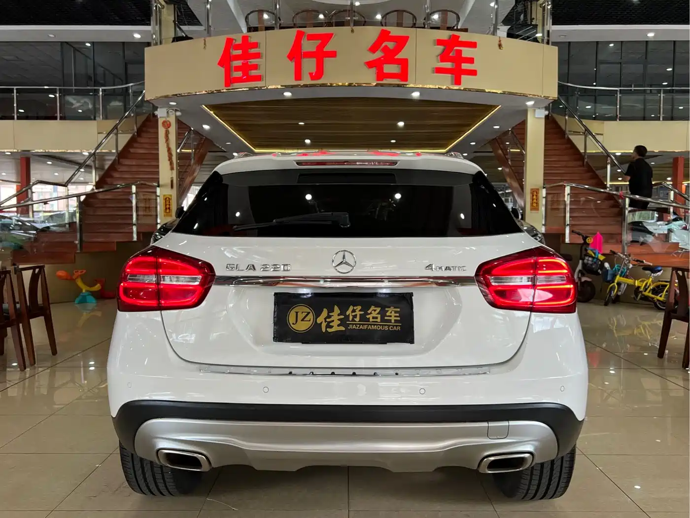 Mercedes-Benz GLA 2015 GLA 220 4MATIC Fashion Edition фото 5