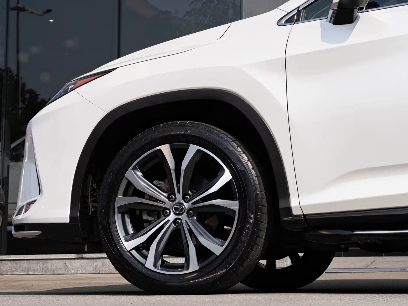 Фото 8 - Lexus RX
