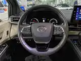 Фото 10 - Toyota Granvia