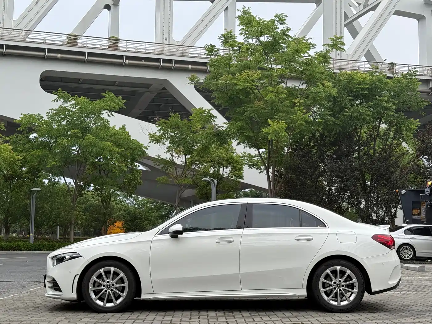 Mercedes-Benz A-Class 2021 A 200 L Sport Sedan Fashion Edition фото 4