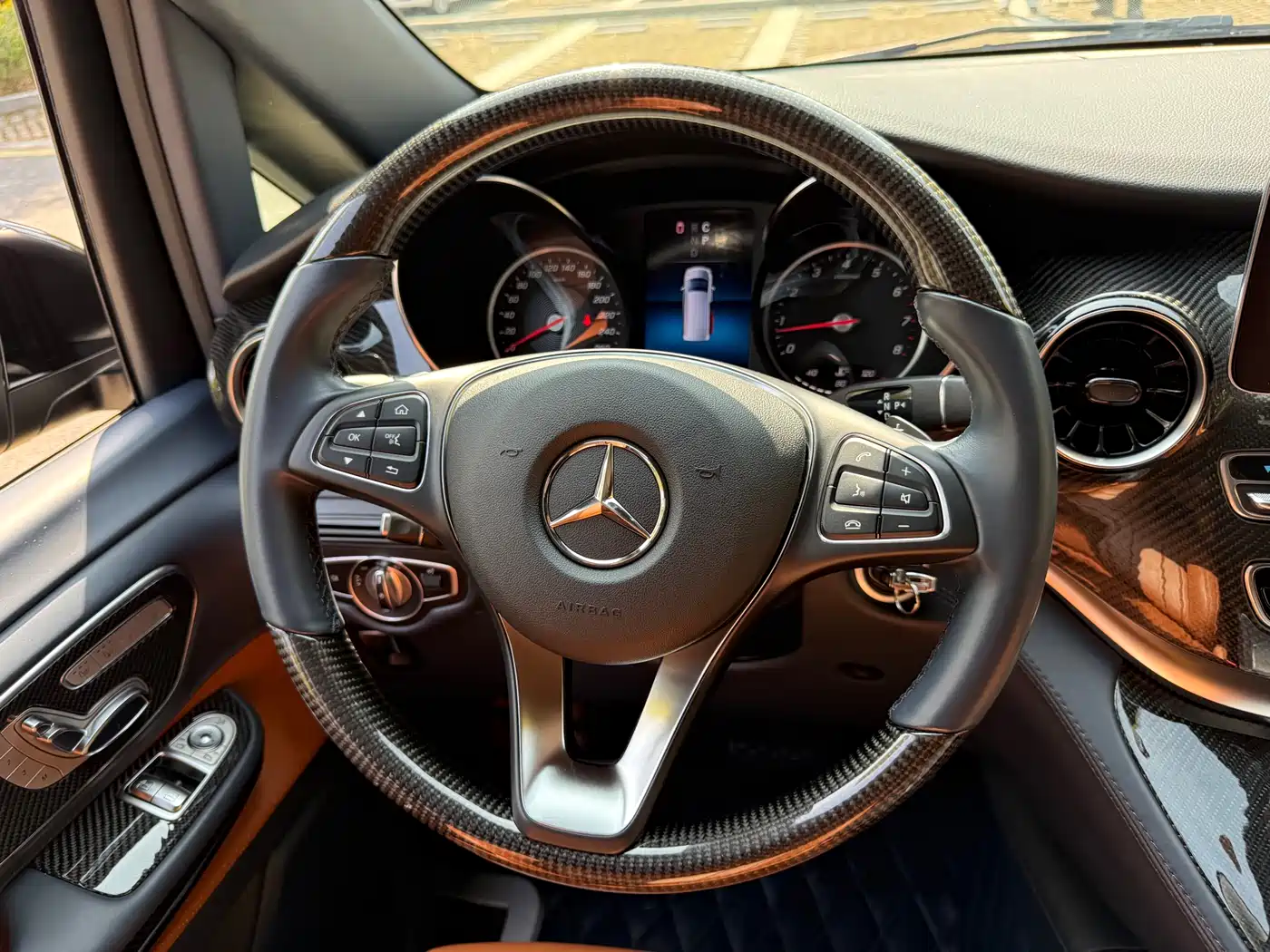 MERCEDES-BENZ V CLASS