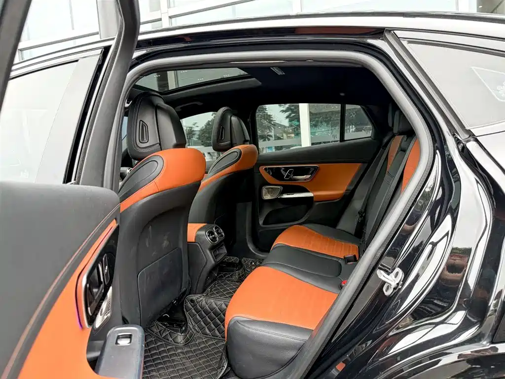 Mercedes-Benz GLC Coupe 2024 GLC 260 4MATIC Coupe SUV фото 9