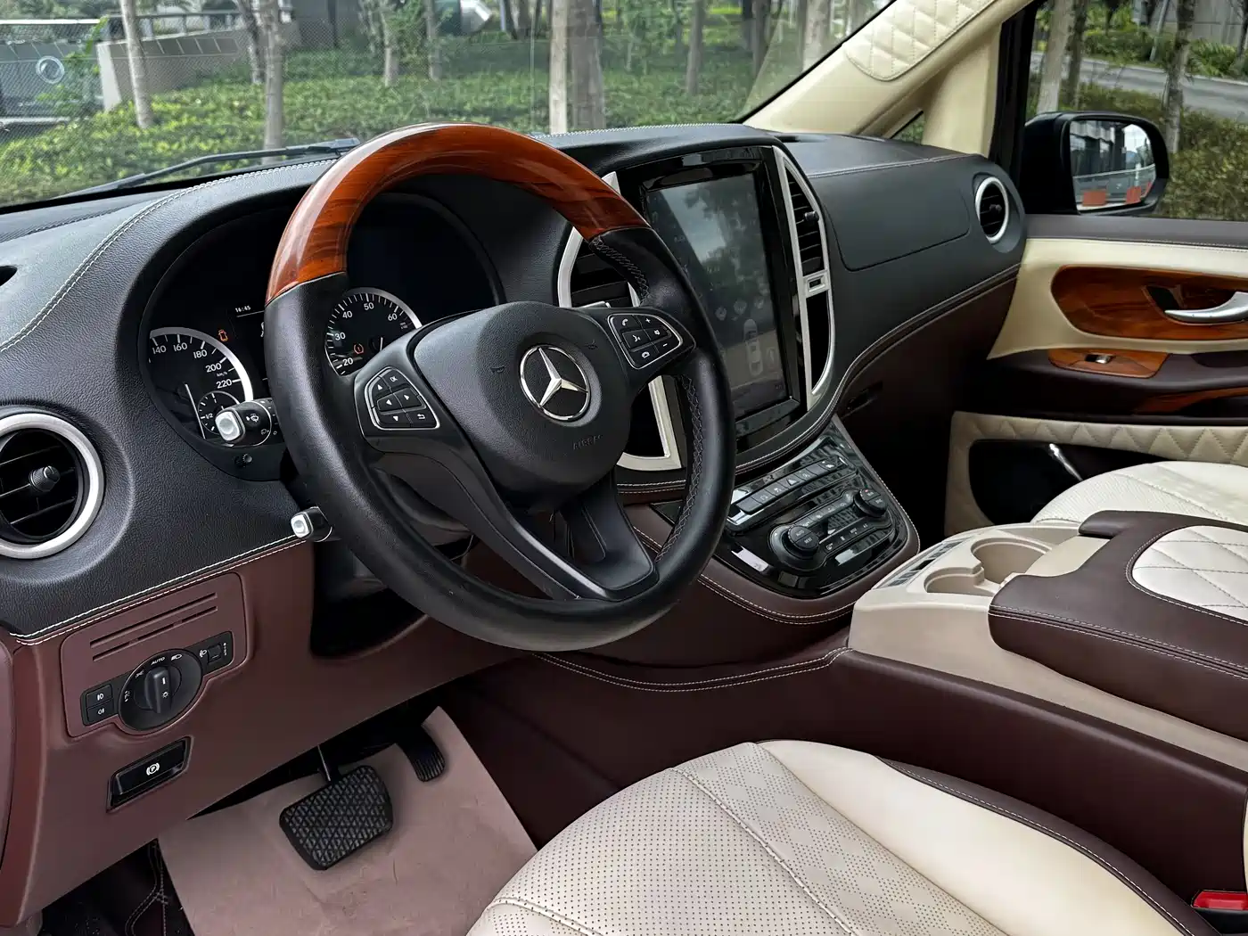 Mercedes-Benz Vito 2018 2.0T Business Edition China VI фото 5