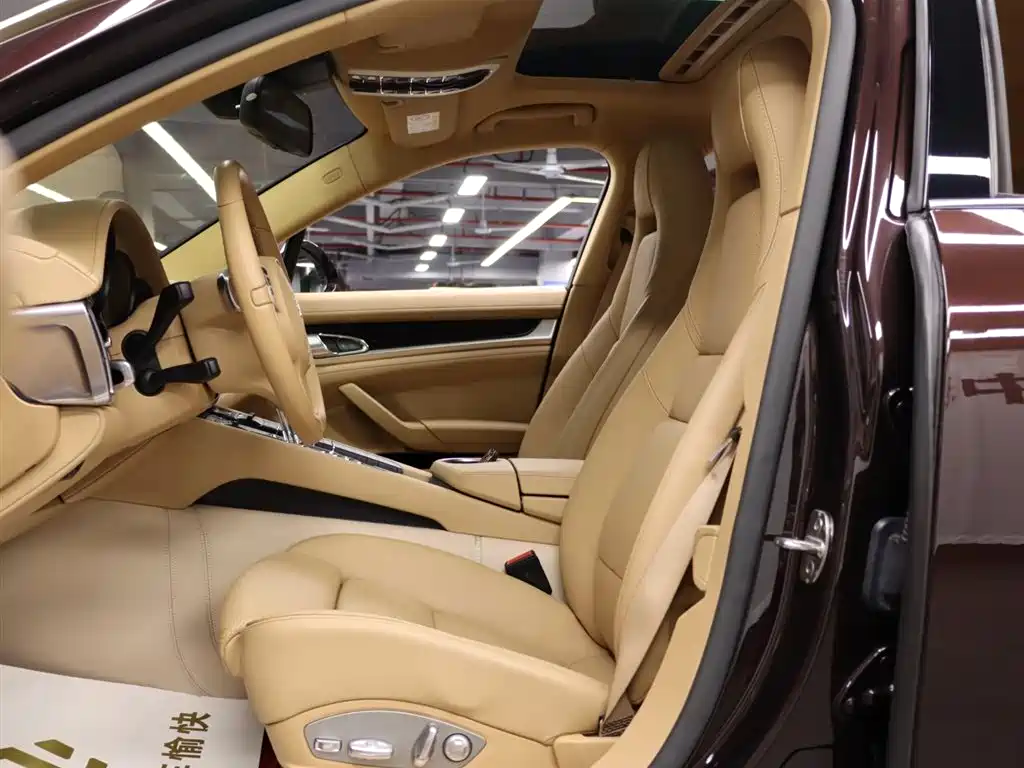 Porsche Panamera 2014 Panamera 4 3.0T фото 8