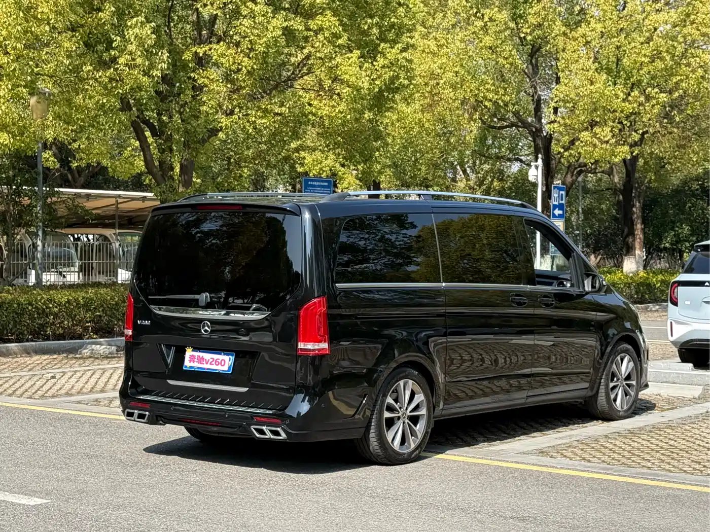 MERCEDES-BENZ V CLASS