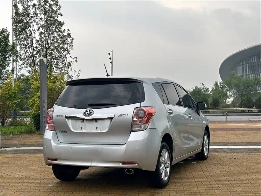 Toyota E'Z 2011 180E CVT Elite Edition фото 4