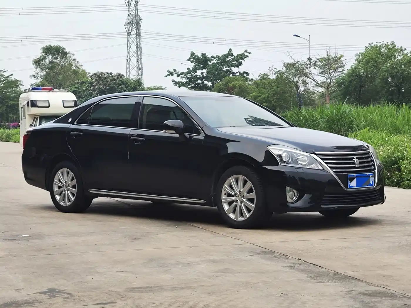 Toyota Crown 2012 2.5L Royal фото 3