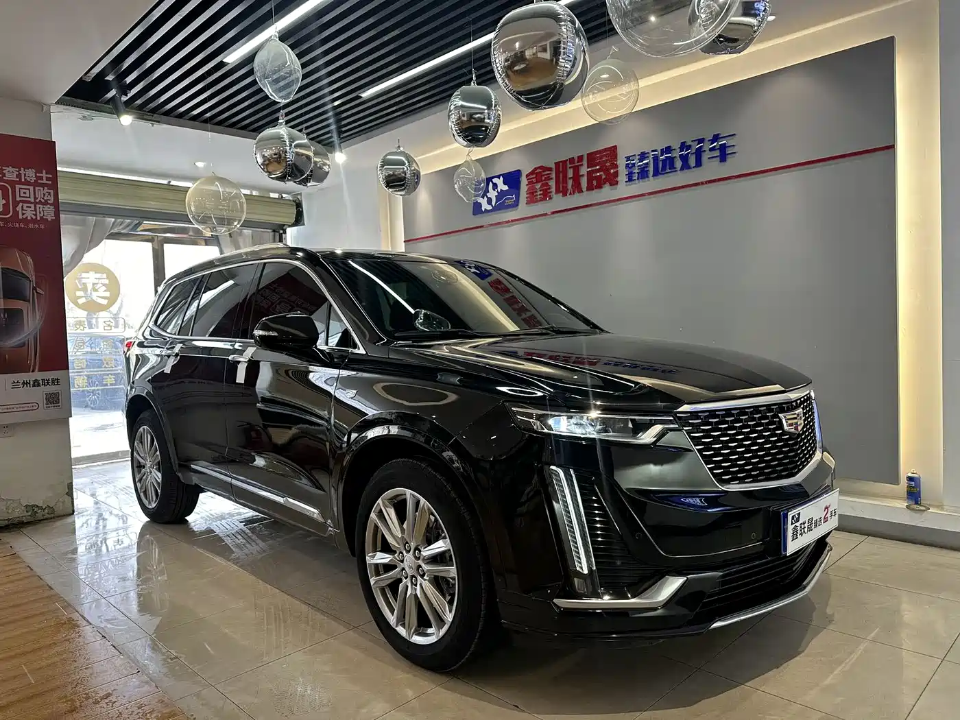 CADILLAC XT6
