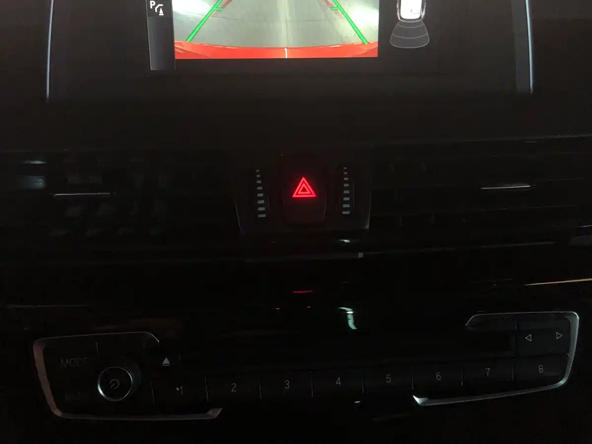 BMW 2 Series Touring 2016 220i Leading Model фото 11
