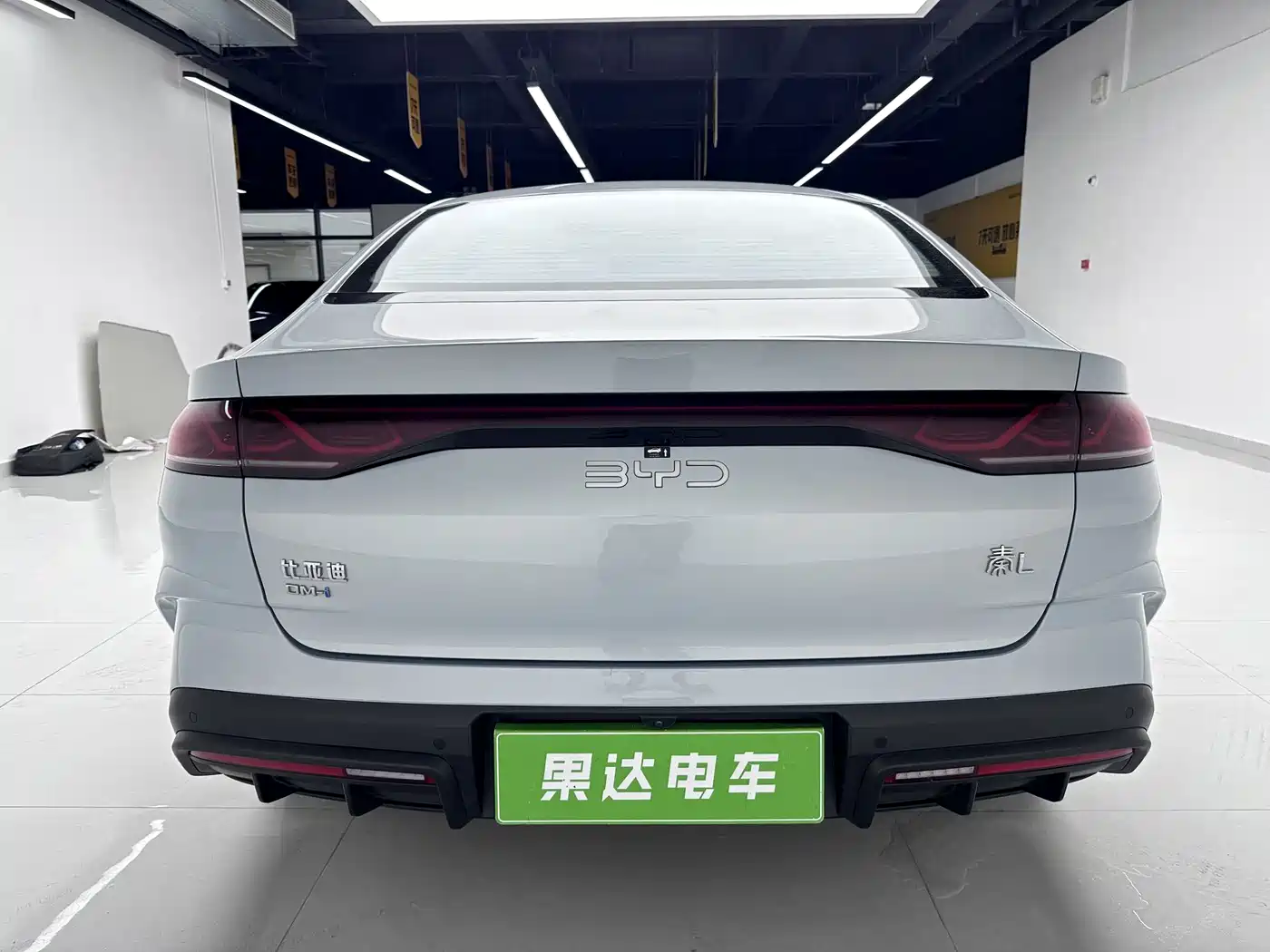BYD Qin L 2024 2024 DM-i 120KM Excellence Model