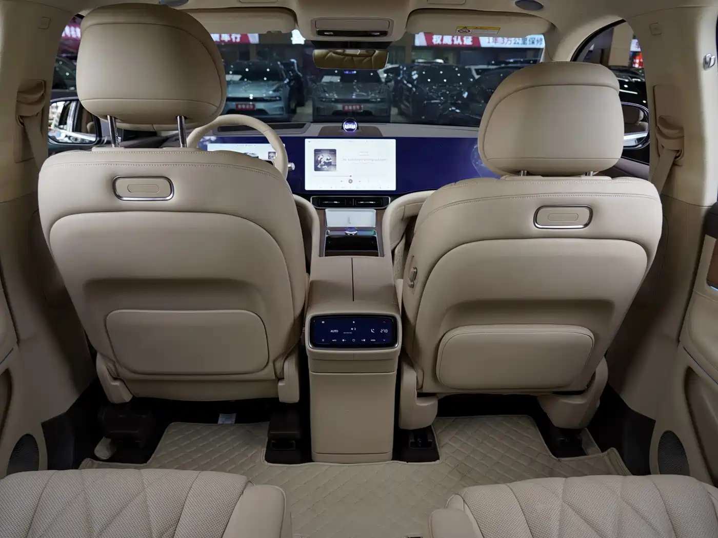 AITO Wenjie AITO M9 2024 Range Extender Max Edition 42kWh 6-seater фото 23