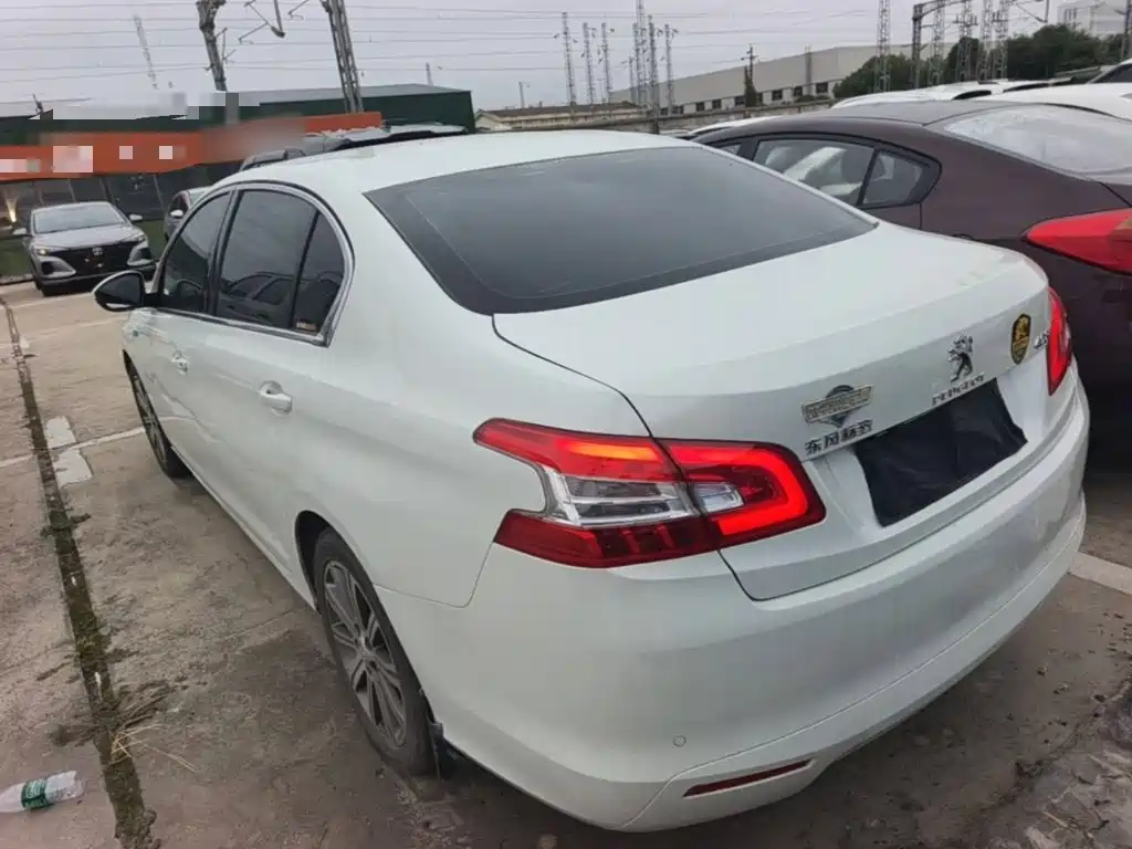 صورة 5 - Peugeot 408
