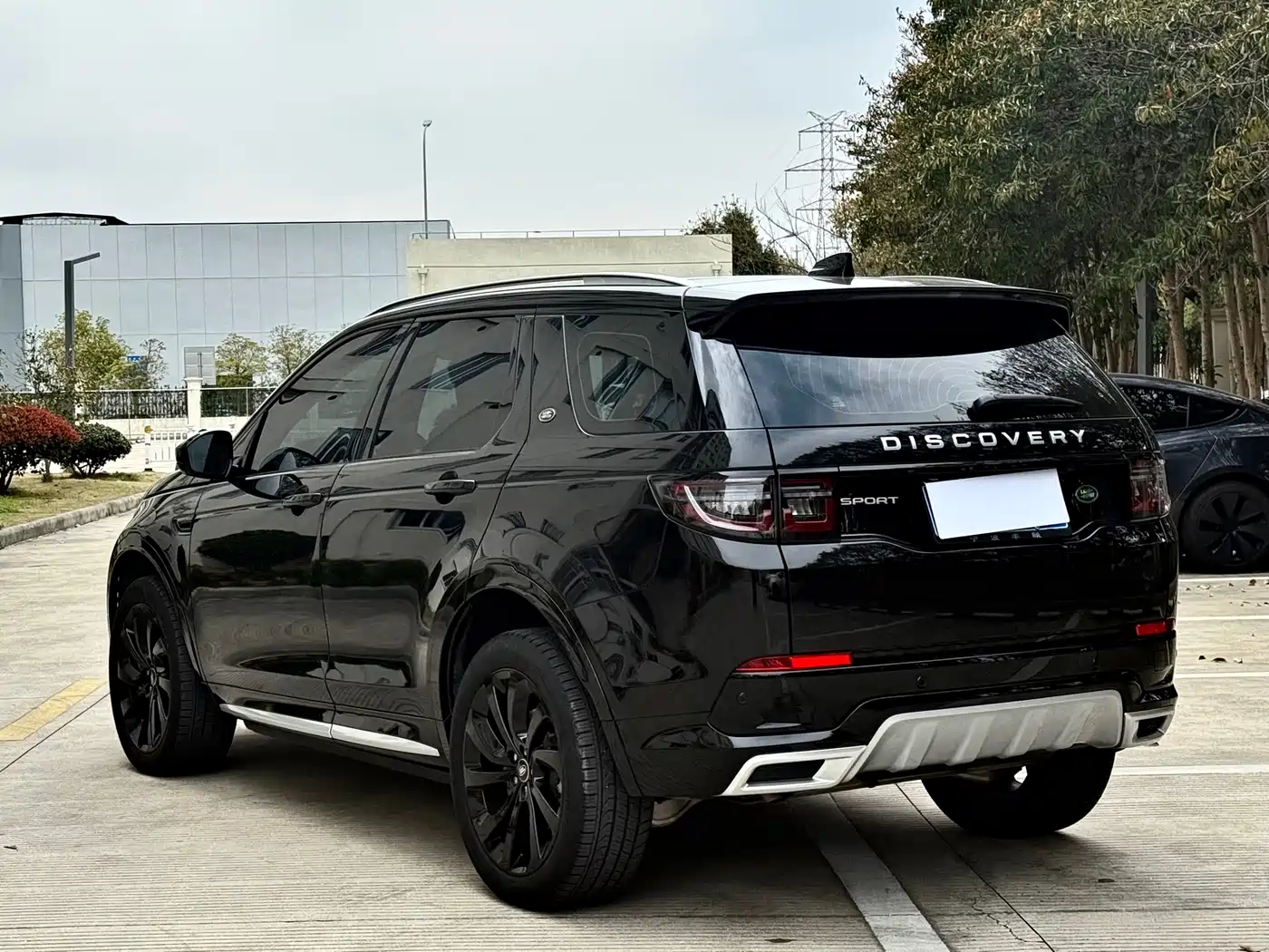 Land Rover Discovery Sport 2024 Luxury Custom Edition фото 15