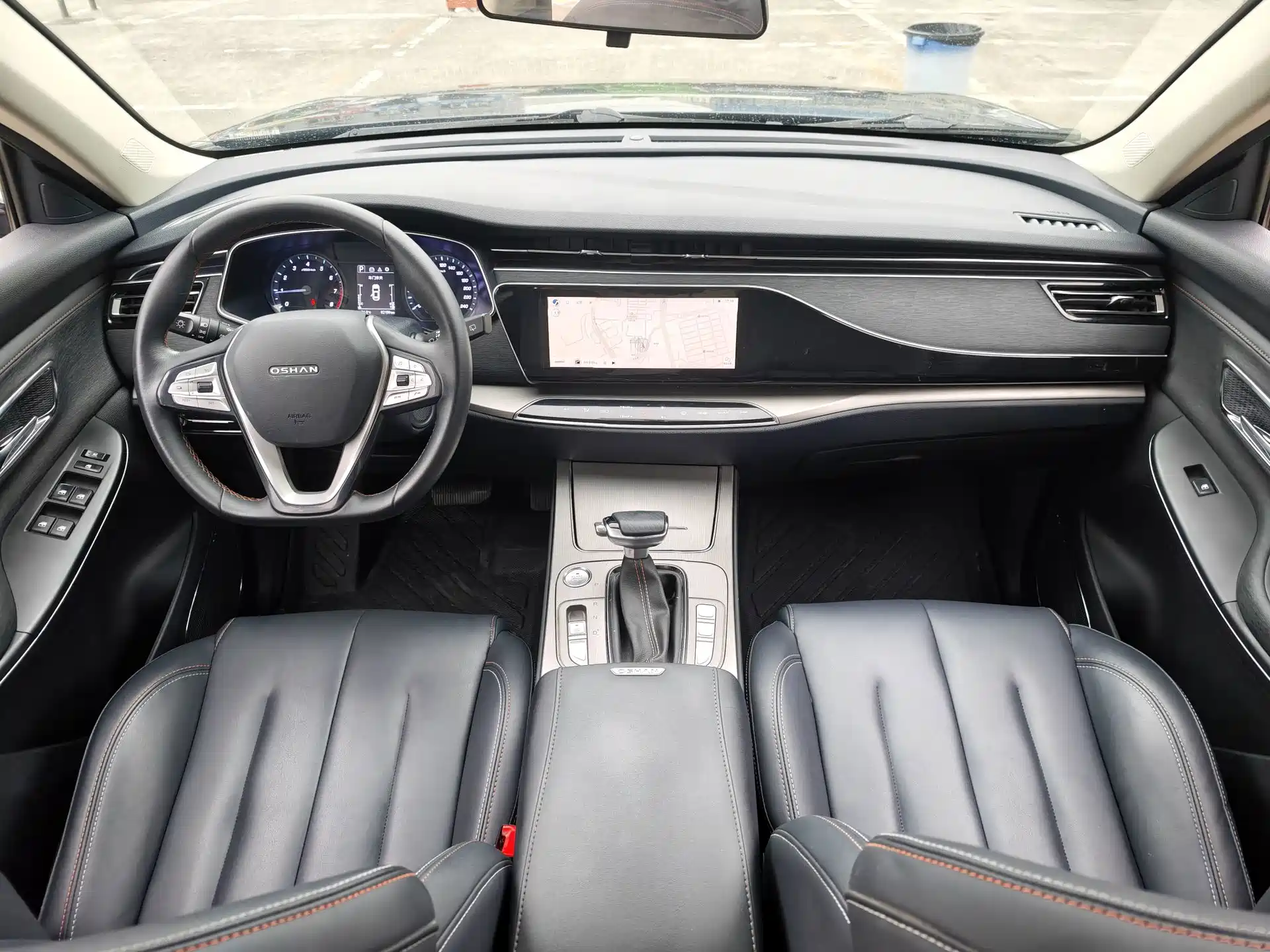 Photo 14 - Changan Oshan X7
